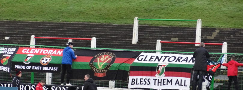 Glentoran FC – Crusaders FC à Belfast